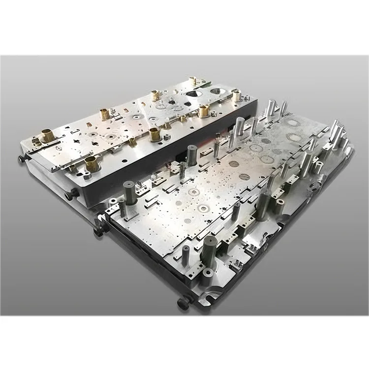 Matrice progressive à double rangée pour moteur de compresseur AC