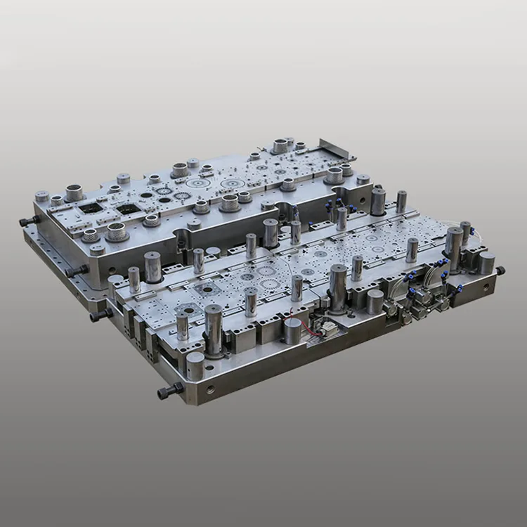 Matrice progressive à double rangée pour compresseur de réfrigérateur